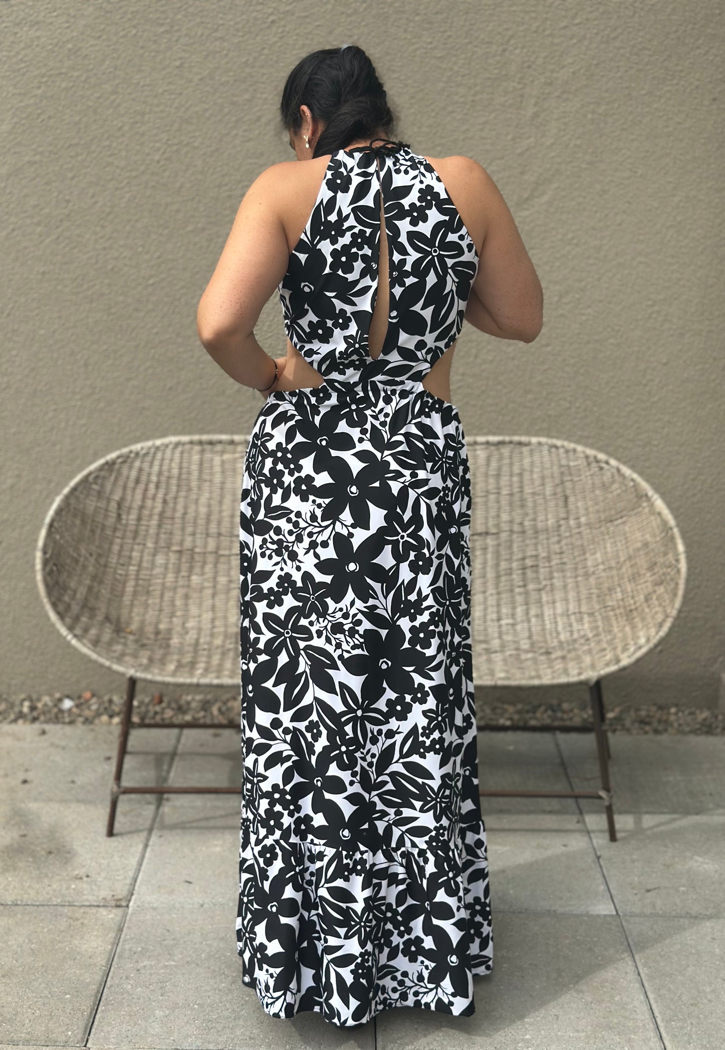 Vestido floral blanco y negro